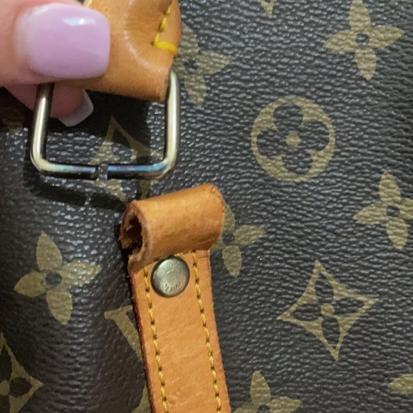 authentic Louis Vuitton duffel bag - Picture 5 of 5